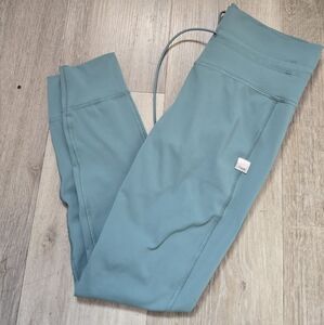 Vuori Women's Leggings in Teal